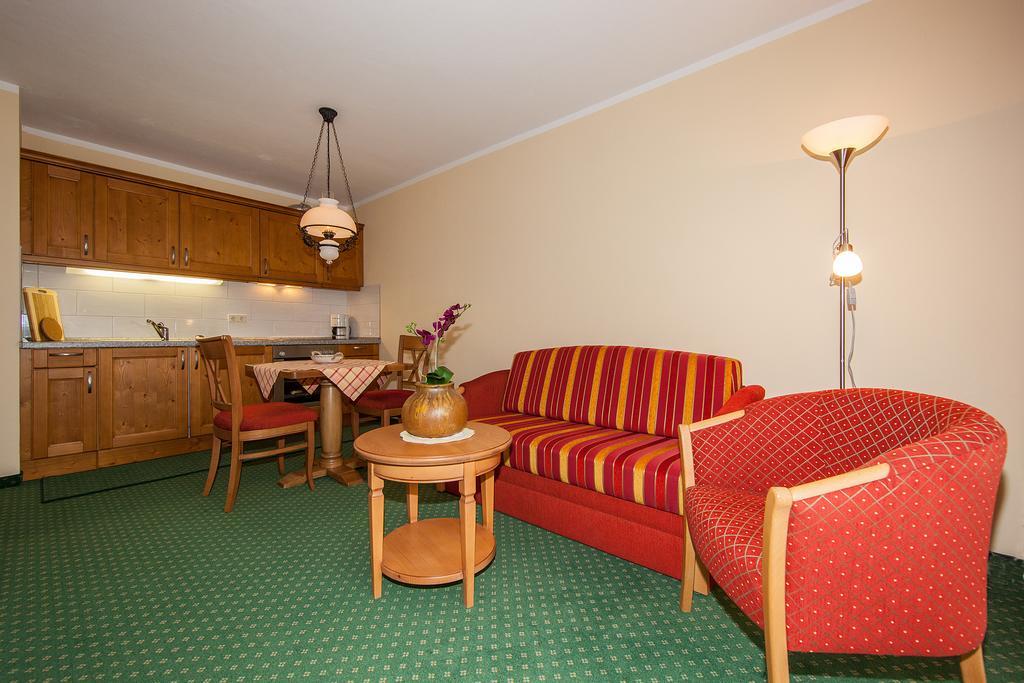 Gaestehaus Laerchenhang Mittenwald Esterno foto